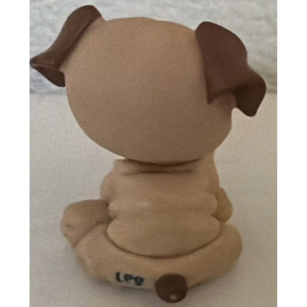Authentic Littlest Pet Shop LPS BULLDOG Tan Raised Paw with Blue Eyes